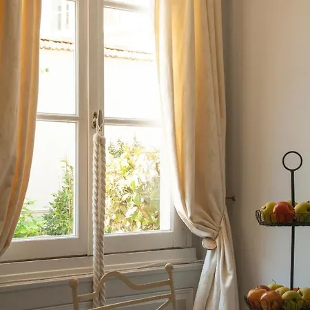 La Mongeardiere منزل للإقامة *