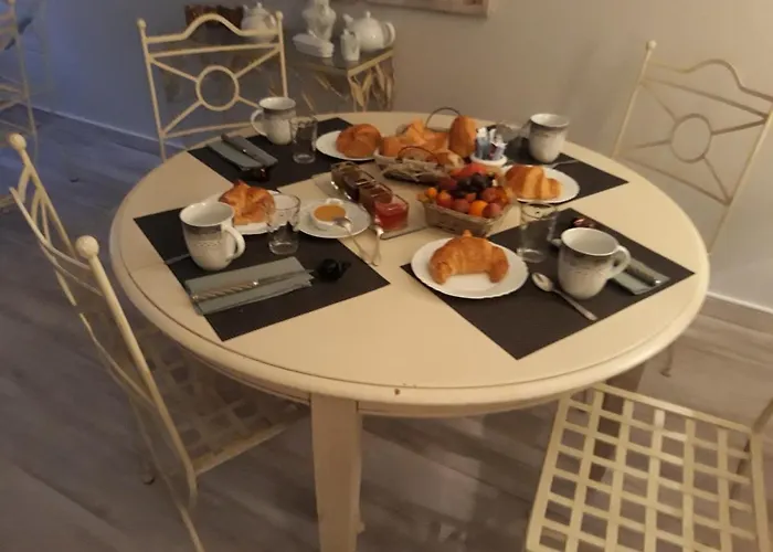 La Mongeardiere Pansiyon Ay-Champagne